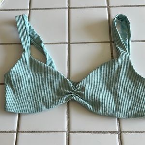 Tavik bikini top.